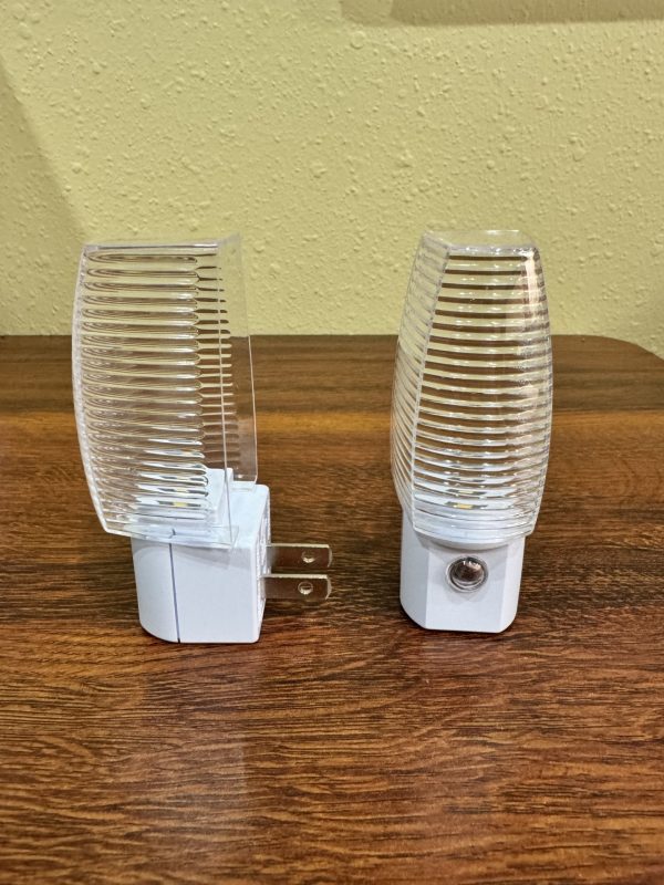 LED Automatic Light Sensing Night Light